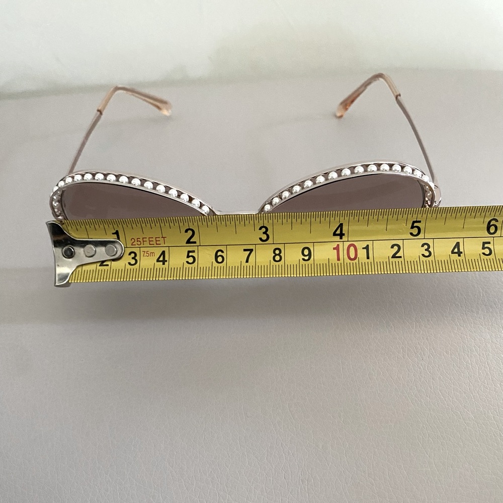 Authentic Chanel sunglasses with pearls, limited. - Picture 8 of 11